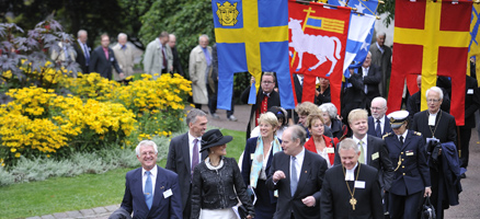 Procession från Uppsala domkyrka till universitetsaulan